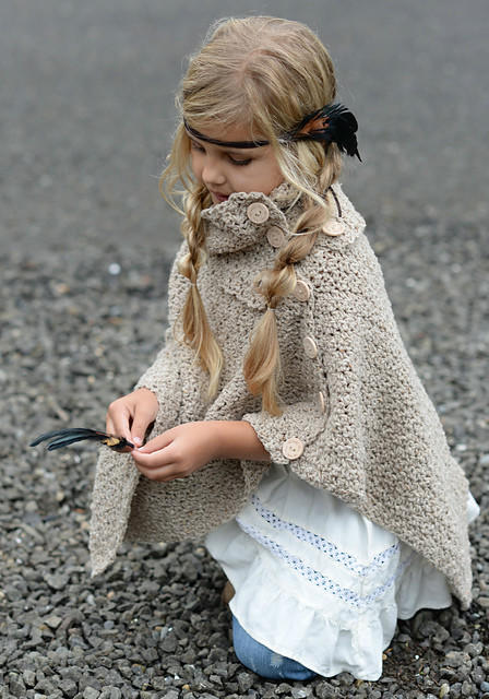 Heidi May编织作品 来自大自然的孩子 米色儿童棒针斗篷披肩