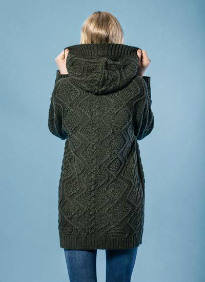 8女士棒针阿兰花样连帽大毛衣