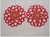 鏤空機(jī)繡臺(tái)布+蕾絲刺繡圖案