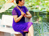 漫步在蓮花池邊（攝影：笨笨）