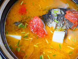 鯽魚番茄豆腐湯--營養(yǎng)好搭檔
