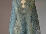 【轉(zhuǎn)載】Whimsical Wrap by Universal Yarn