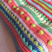10余款彩色条纹毯 简单针法与绚丽色彩的搭配