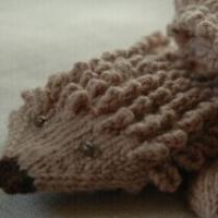 可爱的刺猬造型手套编织教程