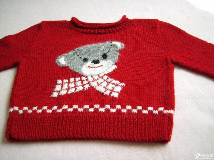 红色配色毛衣 带围脖的小熊 适合1-3岁儿童