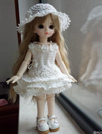 手工钩编Doll-Love娃娃的蕾丝裙与帽