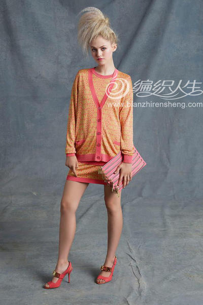 时尚芭比的升级版休闲look。