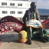 西班牙港口凡尔纳雕像的针织涂鸦