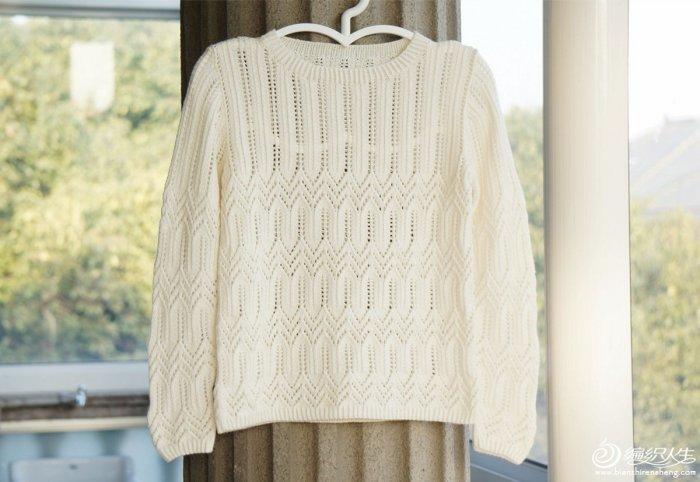 白色镂空针织毛衣