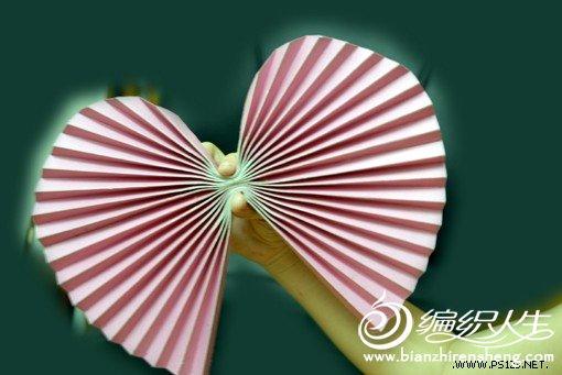 手工小制作 漂亮的心型折纸扇子制作教程