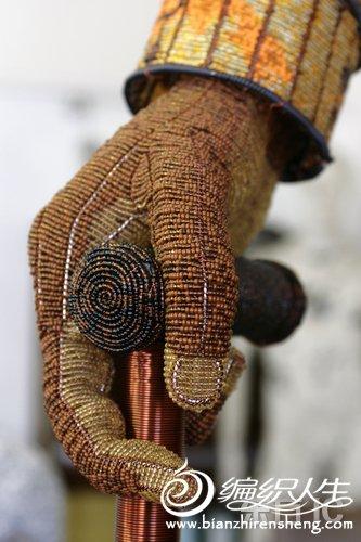 曼德拉的金属串珠雕塑