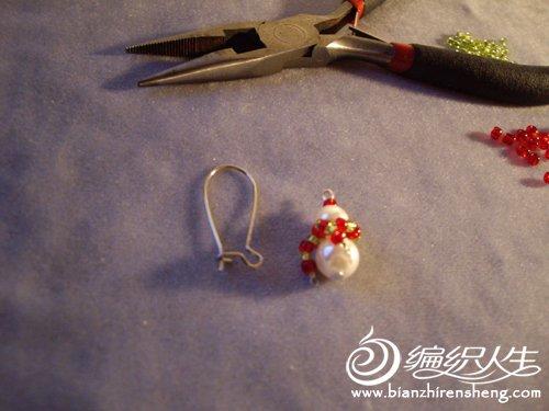 串珠作品雪人耳环的制作教程