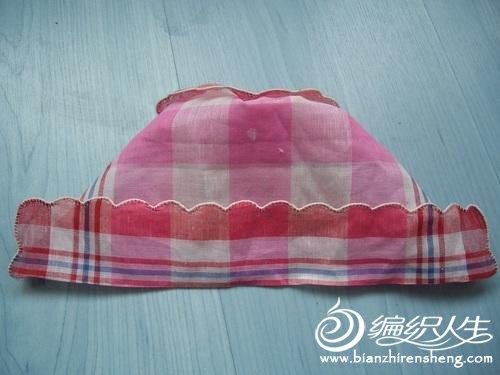 超简单手工制作手帕变身可爱婴儿帽图解