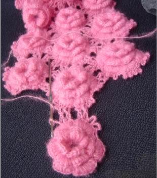 超级漂亮的粉红色立体花围巾，上教程啦（图解+连接方法+回答姐妹问题）