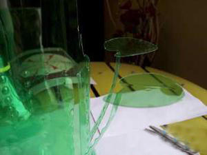 废物利用之用雪碧瓶制作美丽花瓶的过程