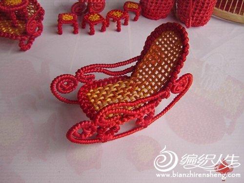 用中国结艺手法编织精致的家具作品