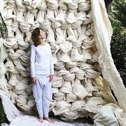 澳大利亞全職媽媽通過(guò)巨型毛線編織實(shí)現(xiàn)夢(mèng)想、走出抑郁