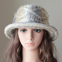 既保暖又能凹造型的粗针织棒针女士卷边渔夫帽