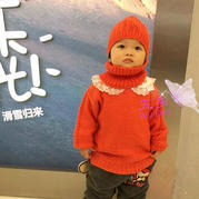 红孩儿  金羊橘红色幼儿棒针圆领毛衣及配套帽子、脖套