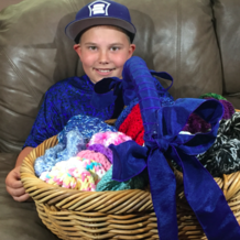 为这位11岁的小男生点个赞 编织50顶毛线帽帮助患病儿童