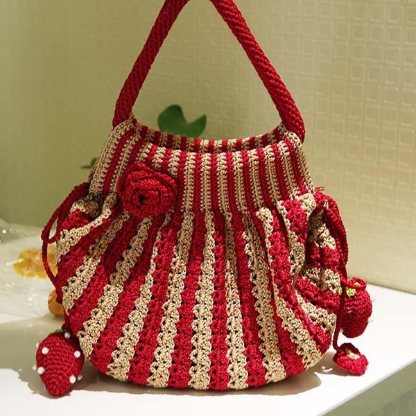 条纹花朵草莓装饰钩针手提包编织视频教程(3-1)