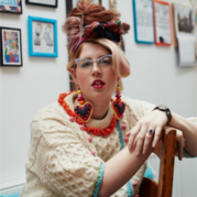 对编织有着强烈偏执狂热的英国另类毛衣设计师Katie Jones