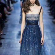 與Dior2017共赴浩瀚藍(lán)色之約 毛衣服飾中不同層次的藍(lán)