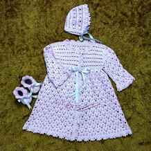 4股棉钩针编织婴儿礼服套装（礼服裙、婴儿帽、宝宝鞋）