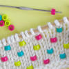 简单使用钩针为棒针编织物增加小亮点  打毛线串珠小技巧 