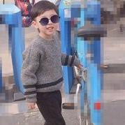 黑灰夹色男童棒针元宝针长袖毛衣