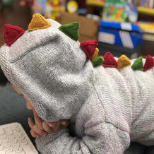 超级可爱的小恐龙开衫 儿童棒针连帽开襟毛衣
