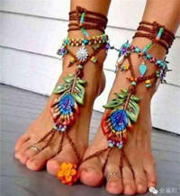 夏天钩织一款漂亮脚饰 让我们美丽到脚 