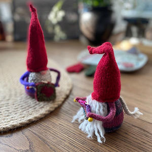 趣编打毛线的圣诞老人 迷你精灵圣诞老人玩偶编织图解