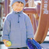 粗针织儿童棒针系带高领套头毛衣与帽子