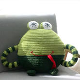 青蛙抱枕 创意编织趣味动物造型毛线抱枕午睡枕新手视频教程