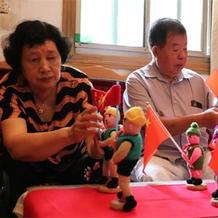 江苏七旬夫妻及他们的毛线立体编织艺术