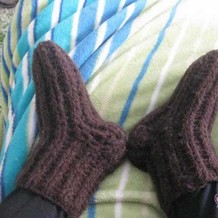 给自己和家人织双暖暖的袜子 粗线编织钩针毛线袜