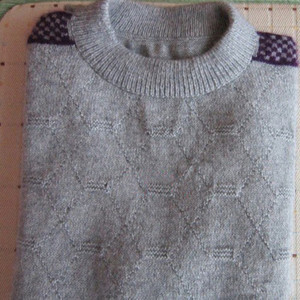 欧珀羊绒衫 简约六边棱形花样棒针男士圆领毛衣（含斜肩织法技巧）