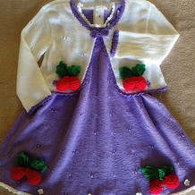 草莓飘香公主套装 儿童棒针背心裙与圆摆开衫