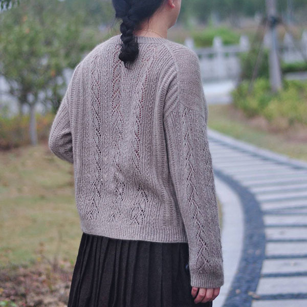 奶茶 云貂羊绒女士棒针塌肩圆领毛衣